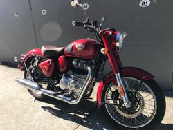 2025 Royal Enfield
Classic 350 Heritage