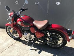 2025 Royal Enfield
Classic 350 Heritage