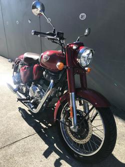 2025 Royal Enfield
Classic 350 Heritage