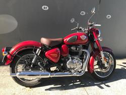 2025 Royal Enfield
Classic 350 Heritage