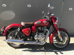 2025 Royal Enfield
Classic 350 Heritage