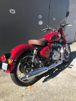 2025 Royal Enfield
Classic 350 Heritage