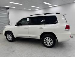 2021 Toyota Landcruiser Sahara VDJ200R 4X4 Dual Range Crystal Pearl