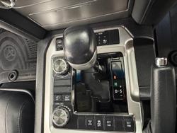 2021 Toyota Landcruiser Sahara VDJ200R 4X4 Dual Range Crystal Pearl