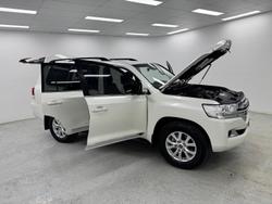 2021 Toyota Landcruiser Sahara VDJ200R 4X4 Dual Range Crystal Pearl