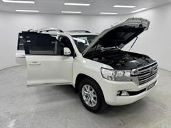 2021 Toyota Landcruiser Sahara VDJ200R 4X4 Dual Range Crystal Pearl