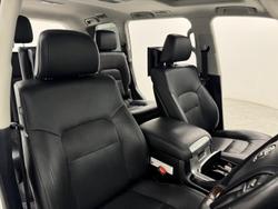 2021 Toyota Landcruiser Sahara VDJ200R 4X4 Dual Range Crystal Pearl