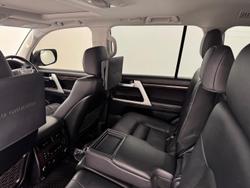 2021 Toyota Landcruiser Sahara VDJ200R 4X4 Dual Range Crystal Pearl