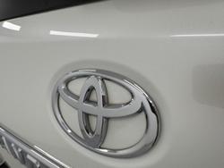 2021 Toyota Landcruiser Sahara VDJ200R 4X4 Dual Range Crystal Pearl
