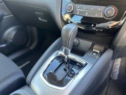 2017 Nissan
QASHQAI ST
