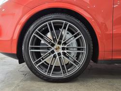 2019 Porsche
Cayenne Turbo