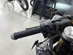 2023 CFMOTO 450 SR ABS ZIRCON BLACK