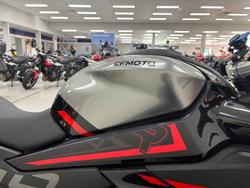 2023 CFMOTO 450 SR ABS ZIRCON BLACK