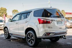 2020 Isuzu
MU-X LS-U