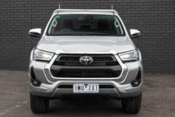 2022 Toyota
Hilux SR5