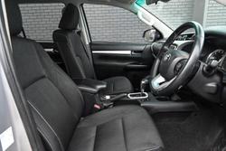 2022 Toyota
Hilux SR5