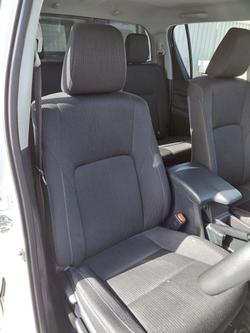 2022 Toyota
                Hilux SR