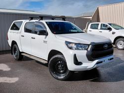 2022 Toyota
                Hilux SR