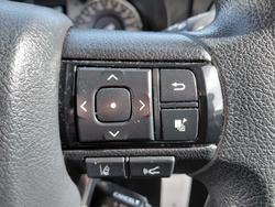 2022 Toyota
                Hilux SR