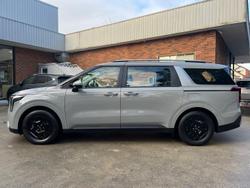 2025 Kia
                Carnival S
