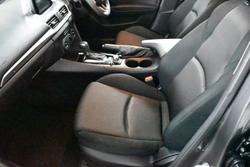 2018 Mazda
3 Neo Sport