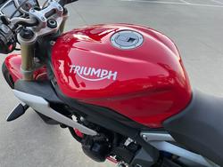 2016 Triumph STREET TRIPLE 660