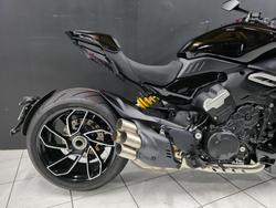 2024 DUCATI DIAVEL V4 Black