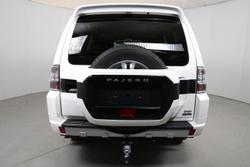 2017 Mitsubishi
Pajero Exceed