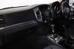 2017 Mitsubishi
Pajero Exceed