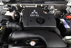2017 Mitsubishi
Pajero Exceed