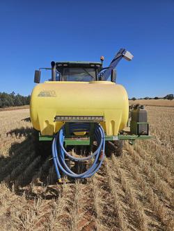 2019 John Deere 7210R Green