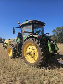 2019 John Deere 7210R Green