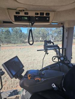 2019 John Deere 7210R Green