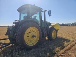 2019 John Deere 7210R Green