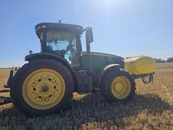 2019 John Deere 7210R Green