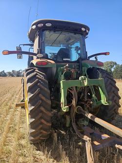 2019 John Deere 7210R Green