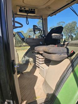 2019 John Deere 7210R Green