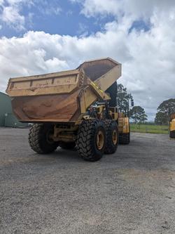 2012 CAT 740B Yellow