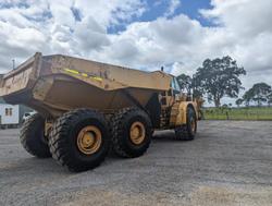 2012 CAT 740B Yellow