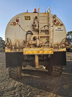 2005 Articulated Truck Terex White