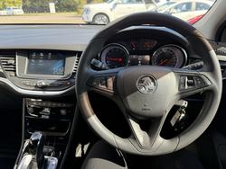 2016 Holden
Astra R