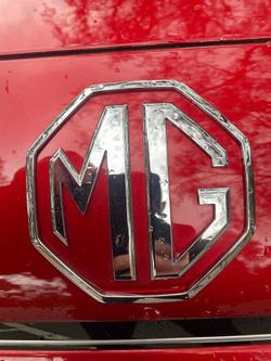 2025 MG HS Essence AS33 MY25 Diamond Red