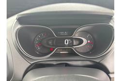 2017 Renault
Captur Zen
