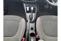 2017 Renault
Captur Zen