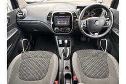 2017 Renault
Captur Zen