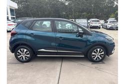 2017 Renault
Captur Zen