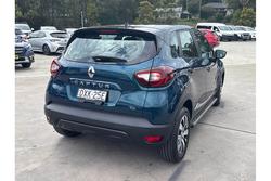 2017 Renault
Captur Zen