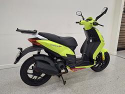 2011 APRILIA SPORTCITY ONE 50 Green