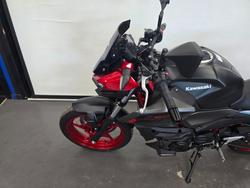 2025 Kawasaki Z500 Red
