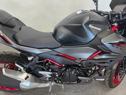2025 Kawasaki Z500 Red